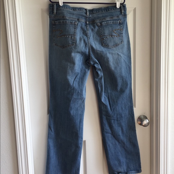Liz Claiborne stretch jeans. - Picture 2 of 3